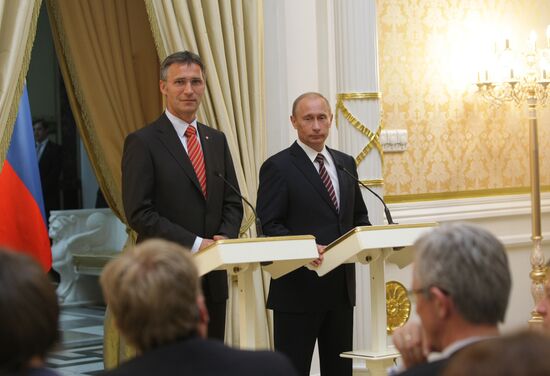 Russian, Norwegian PMs meet