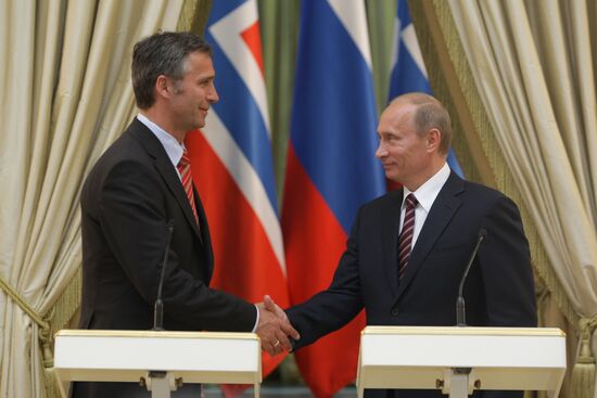 Russian, Norwegian PMs meet