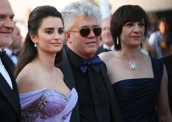 Blanca Portillo, Pedro Almodovar, Penelope Cruz and Lluis Homar