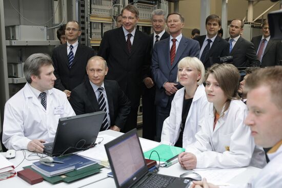 Vladimir Putin visiting Dukhov Institute