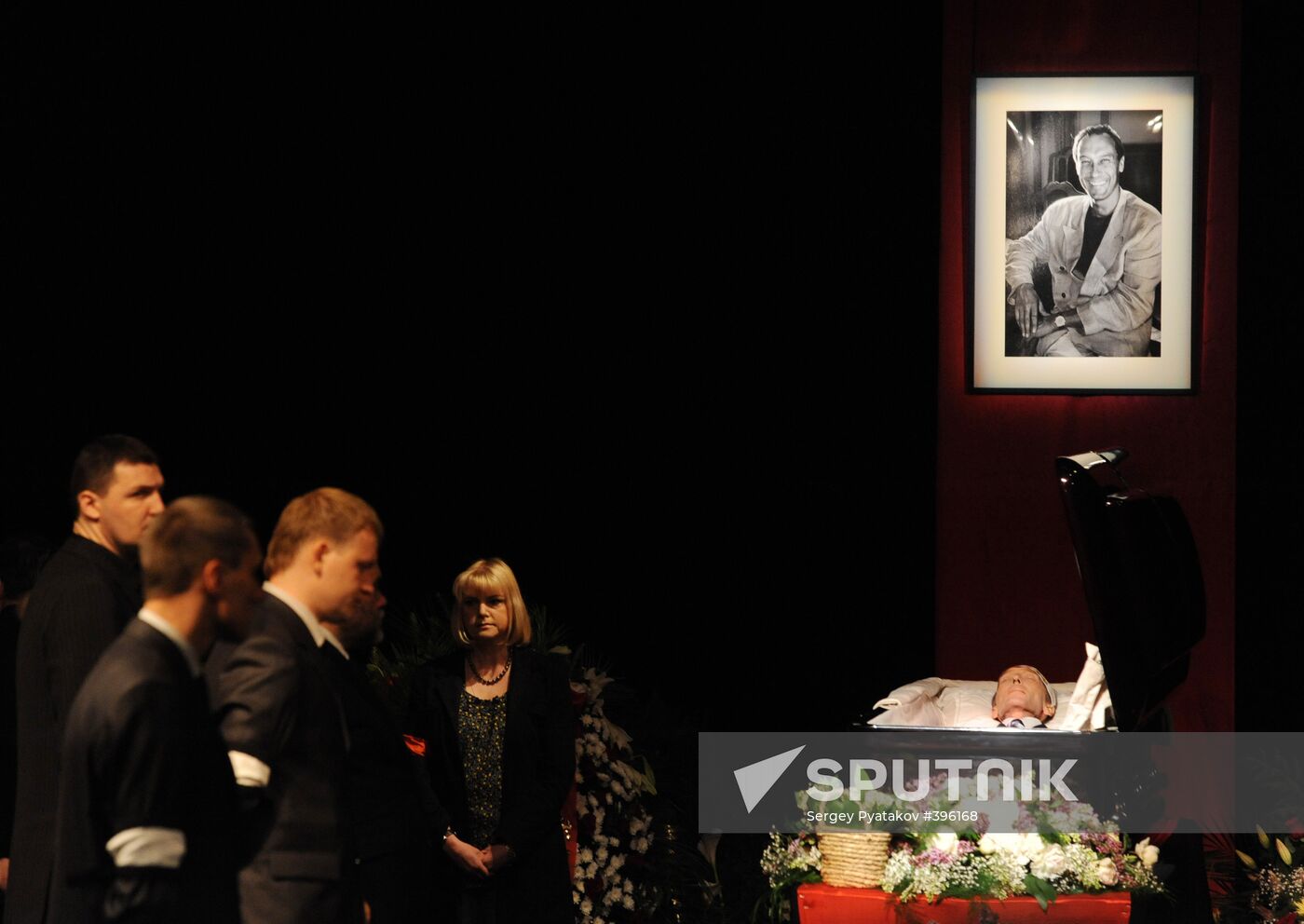 Paying last respects to Oleg Yankovsky at Lenkom Theater