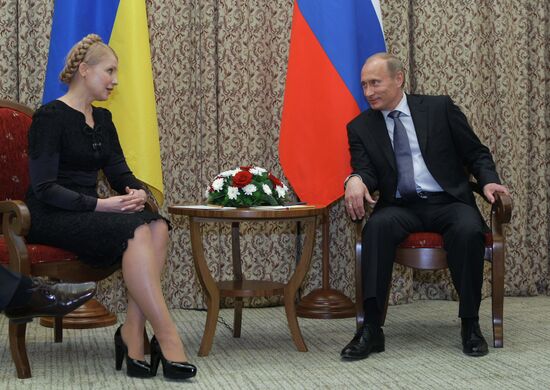 Vladimir Putin meets with Yulia Tymoshenko