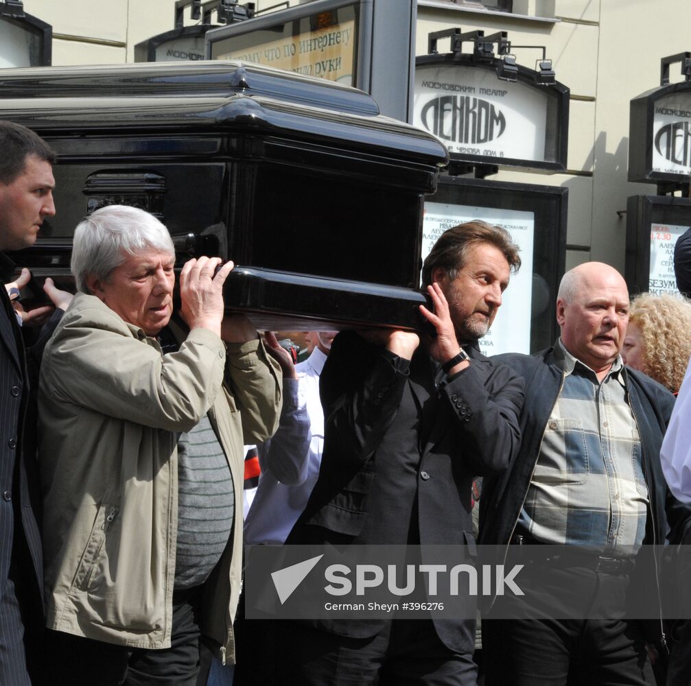 Oleg Yankovsky lying in state