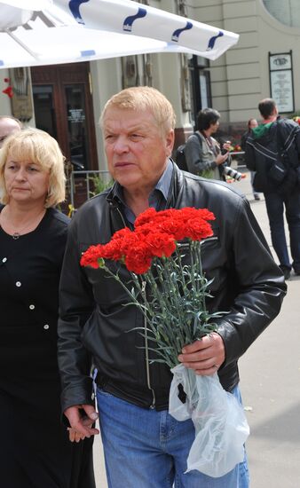 Oleg Yankovsky lying in state