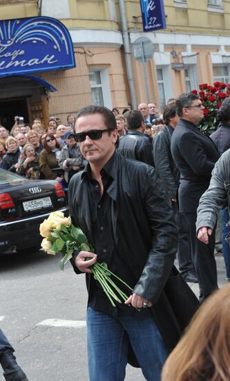 Oleg Yankovsky lying in state