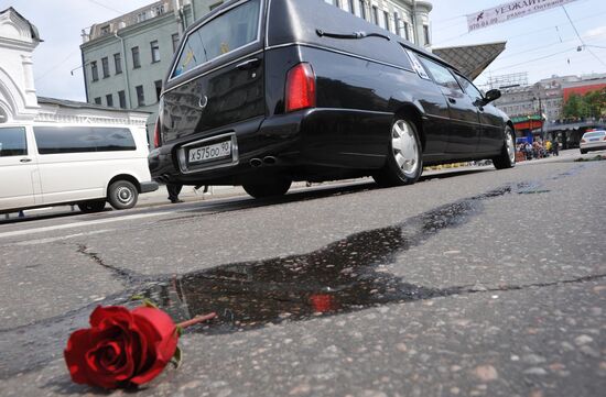 Oleg Yankovsky lying in state
