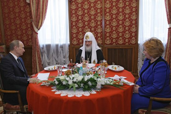Russian PM congratulates Patriarch Kirill on Name Day