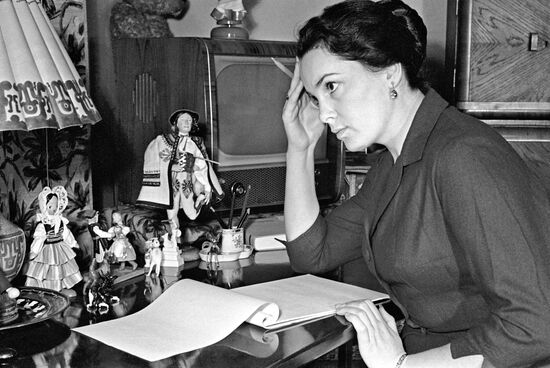 Actress Elina Bystritskaya