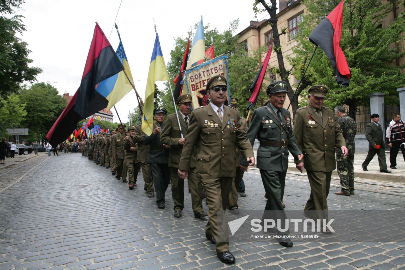 Veteran members of Ukrainian Insurgent Army mark Heroes Day