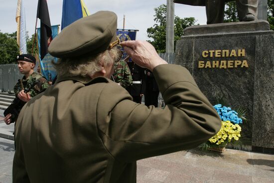 Veteran members of Ukrainian Insurgent Army mark Heroes Day