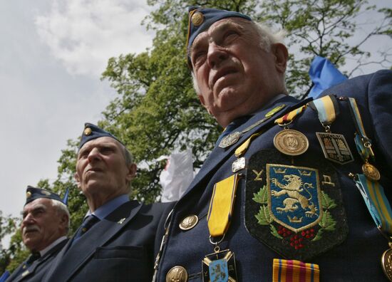 Veteran members of Ukrainian Insurgent Army mark Heroes Day