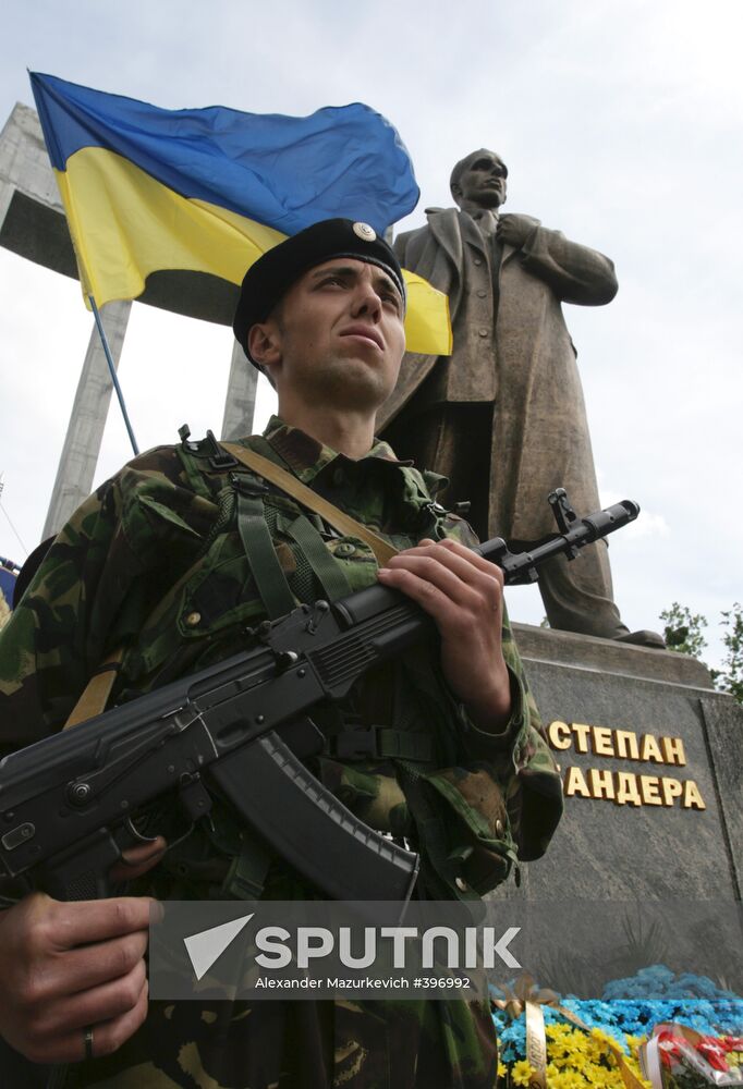 Veteran members of Ukrainian Insurgent Army mark Heroes Day