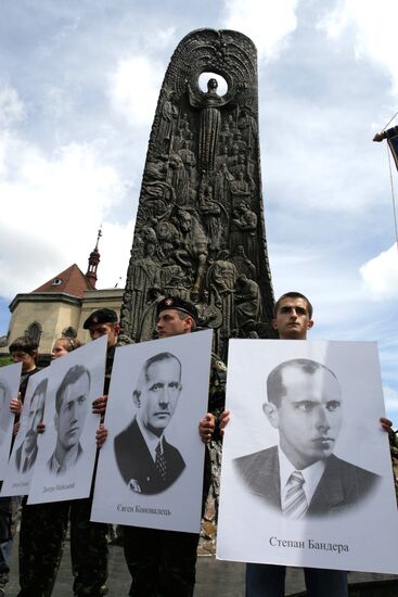 Veteran members of Ukrainian Insurgent Army mark Heroes Day