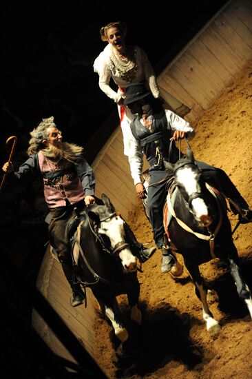 Performance Battuta by French equestrian theater Zingaro