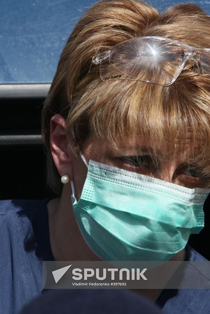 Yelizaveta doctor-liza Glinka provides relief in Moscow