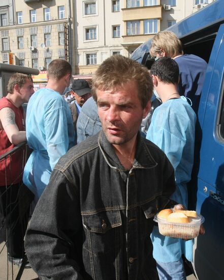 Homeless people at Moscow's Paveletsky Railway Station