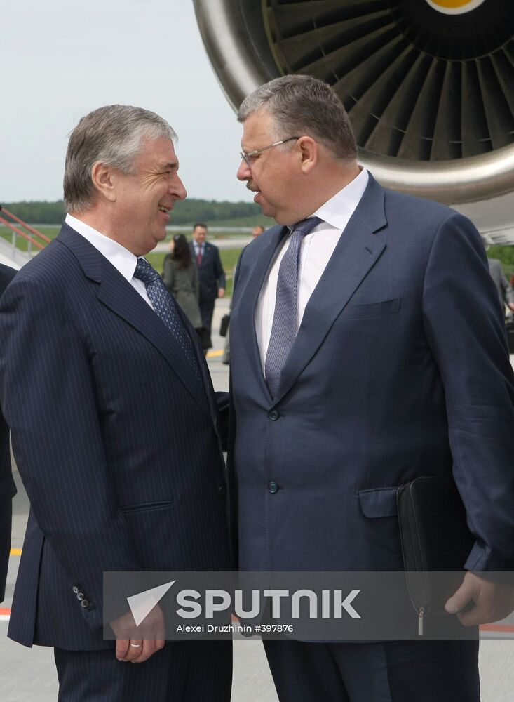 Pavel Borodin and Andrei Belyaninov in Minsk Airport