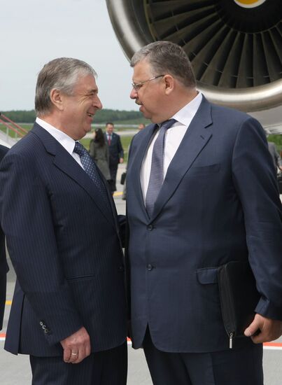 Pavel Borodin and Andrei Belyaninov in Minsk Airport