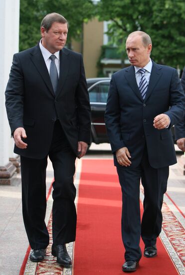 Prime Minister Putin and his Belorussian counterpart Sidorsky