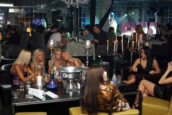 Party at the BEACH CLUB's Royal Bar summer terrace