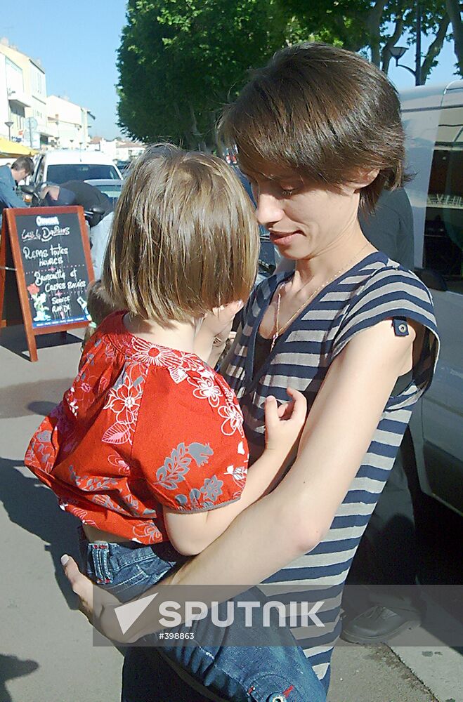 Irina Belenkaya meets with her daughter Liza