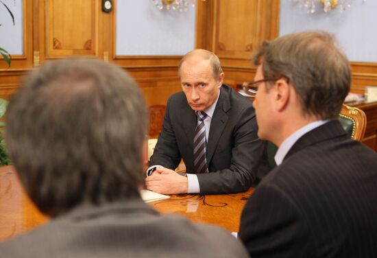 Prime Minister Putin holding a working meeting