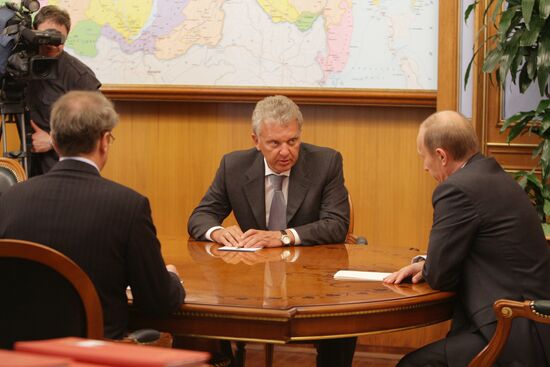 Prime Minister Putin holding a working meeting