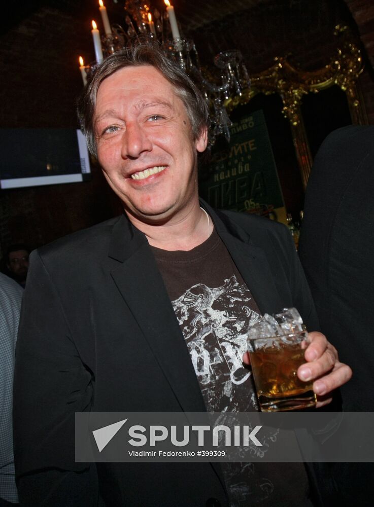 Leonid Parfyonov presents new book of Yestereve: Our Time series