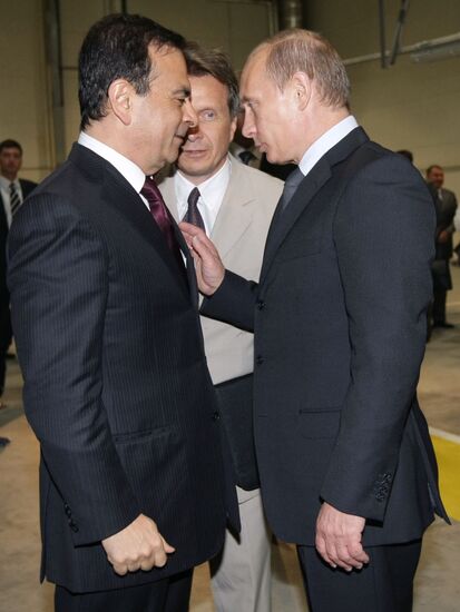 Vladimir Putin attends opening ceremony of Nissan plant