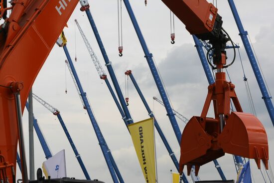 Exhibition Construction Equipment and Technologies