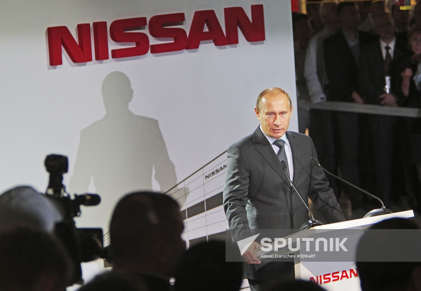 Putin at opening of Nissan assembly plant in St. Petersburg