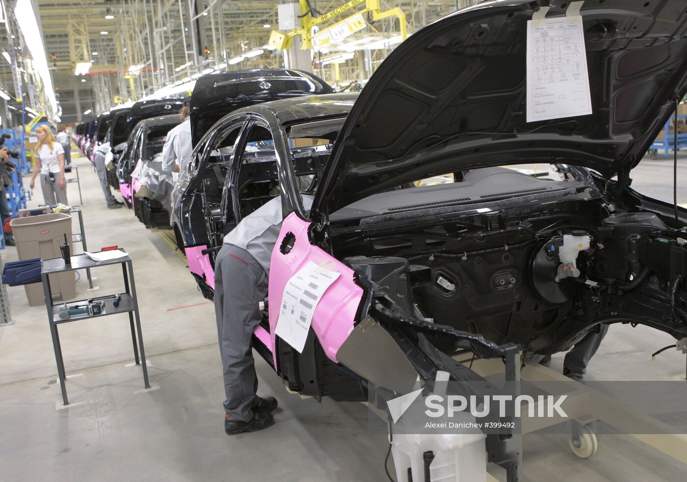 Nissan assembly plant opened in St. Petersburg