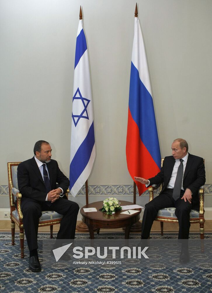 Russian PM meets with Israeli Foreign Minister