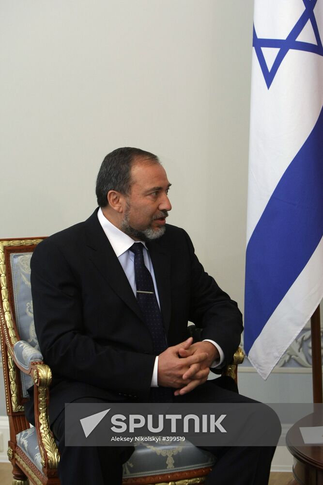 Russian PM meets with Israeli Foreign Minister