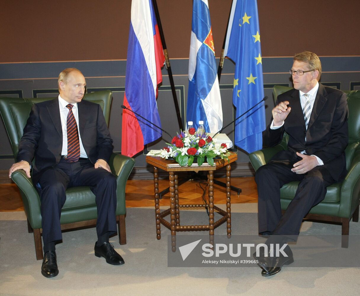Vladimir Putin meets with Matti Vanhanen
