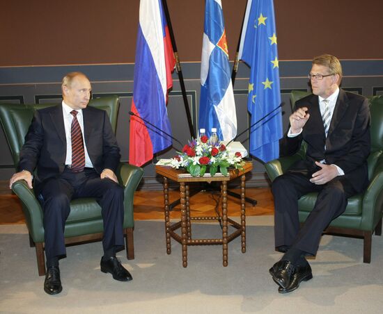 Vladimir Putin meets with Matti Vanhanen