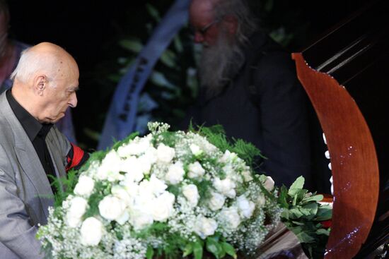 People pay their last respects to actor Vyacheslav Nevinny