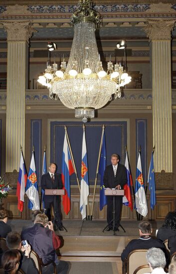 Vladimir Putin and Matti Vanhanen's joint news conference