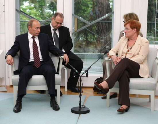 Vladimir Putin meets with Tarja Halonen