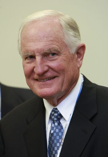St. Petersburg Economic Forum. Craig R. Barrett