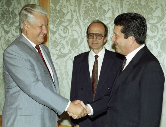 YELTSIN MAYOR VISIT
