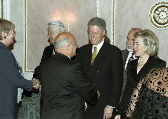 CLINTON LUZHKOV HILLARY CLINTON