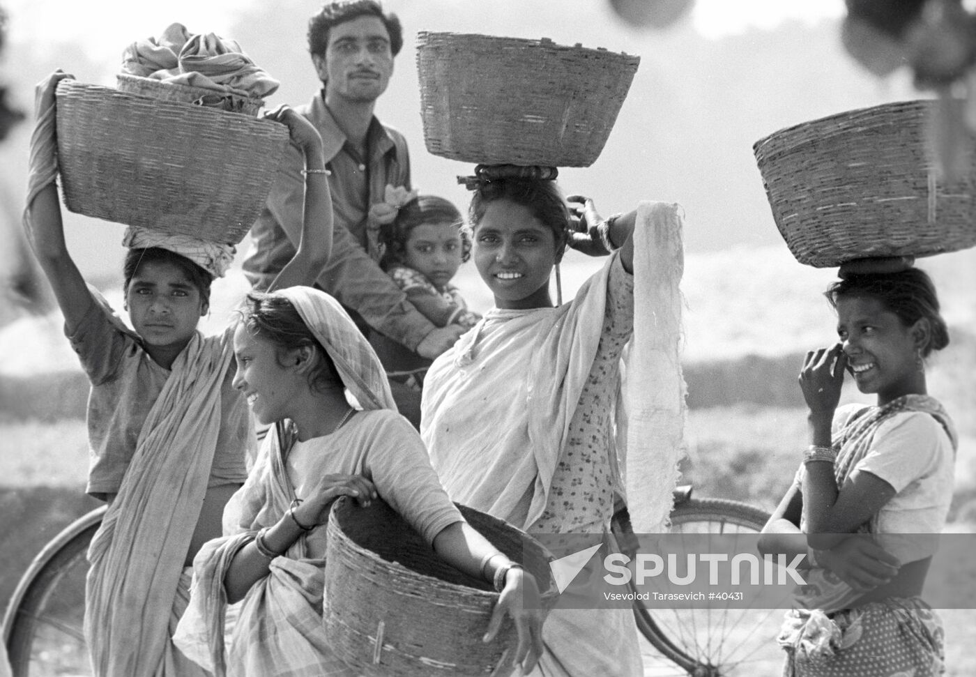 INDIA FARMERS GIRLS BASKETS