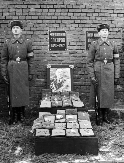 KREMLIN WALL FUNERAL ZAKHAROV SOLDIERS