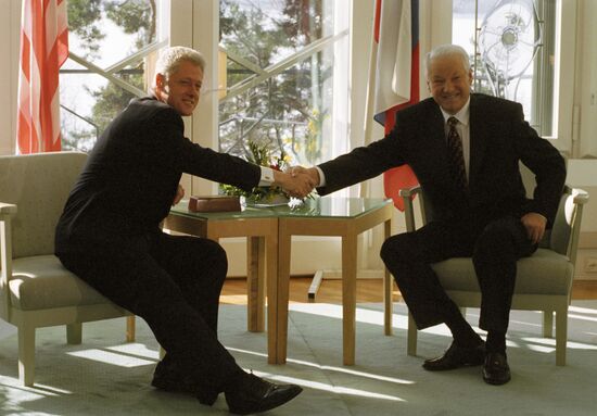 YELTSIN CLINTON