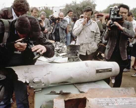 BOMBS BOMBING LIBYA 