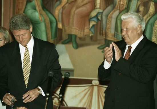 YELTSIN CLINTON