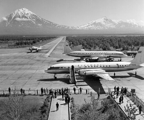AIRCRAFT AIRPORT
