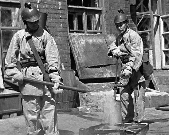 COMBAT DUTY TEAM AIR BOMB EXTINGUISHMENT 