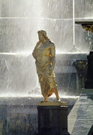 NEPTUNE FOUNTAIN GREAT CASCADE PETRODVORETS 
